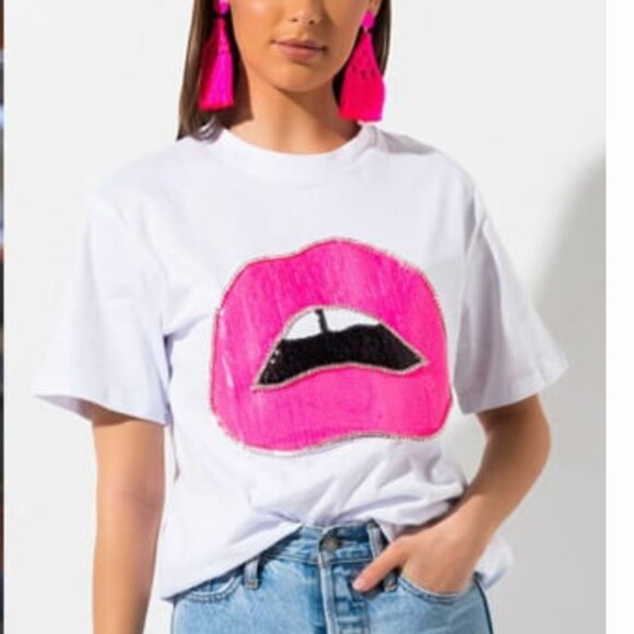 AKIRA White Graphic Tee — Sequin Lip Design — Size M - Picture 1 of 6